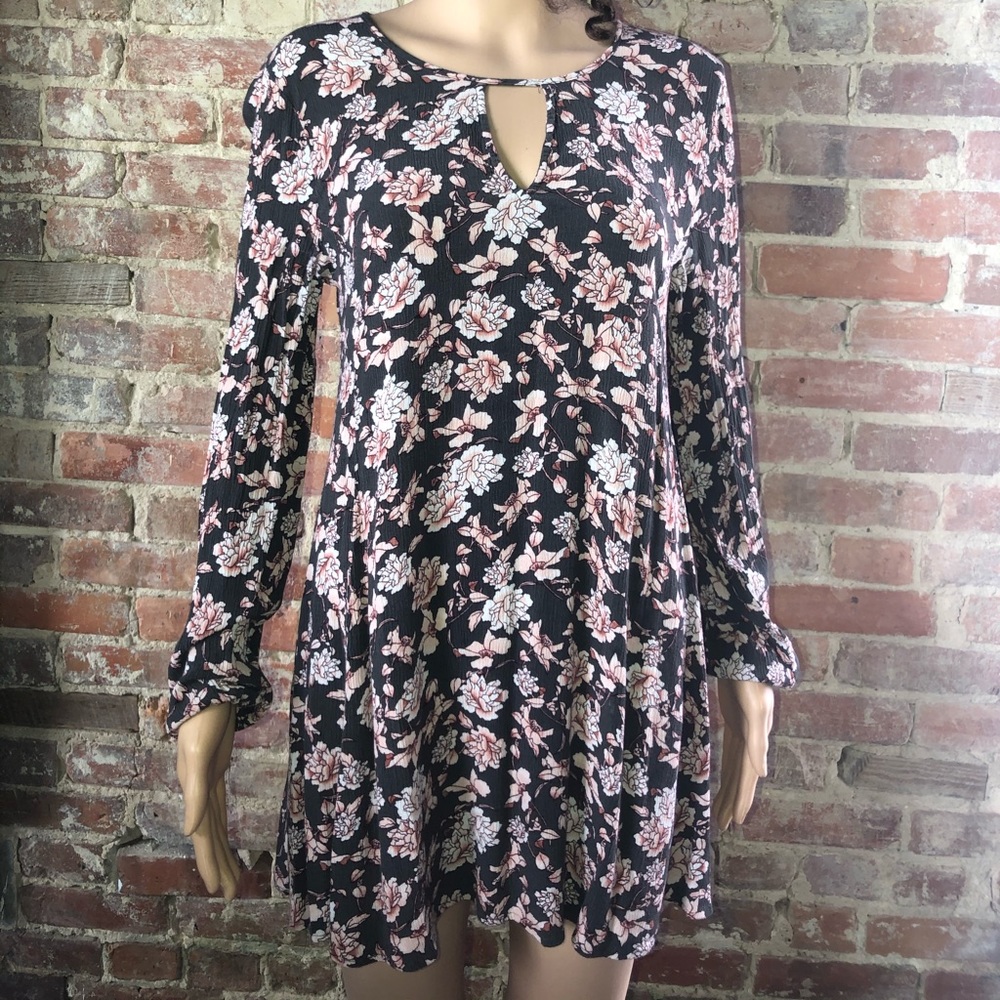 M size Aeropostal dress